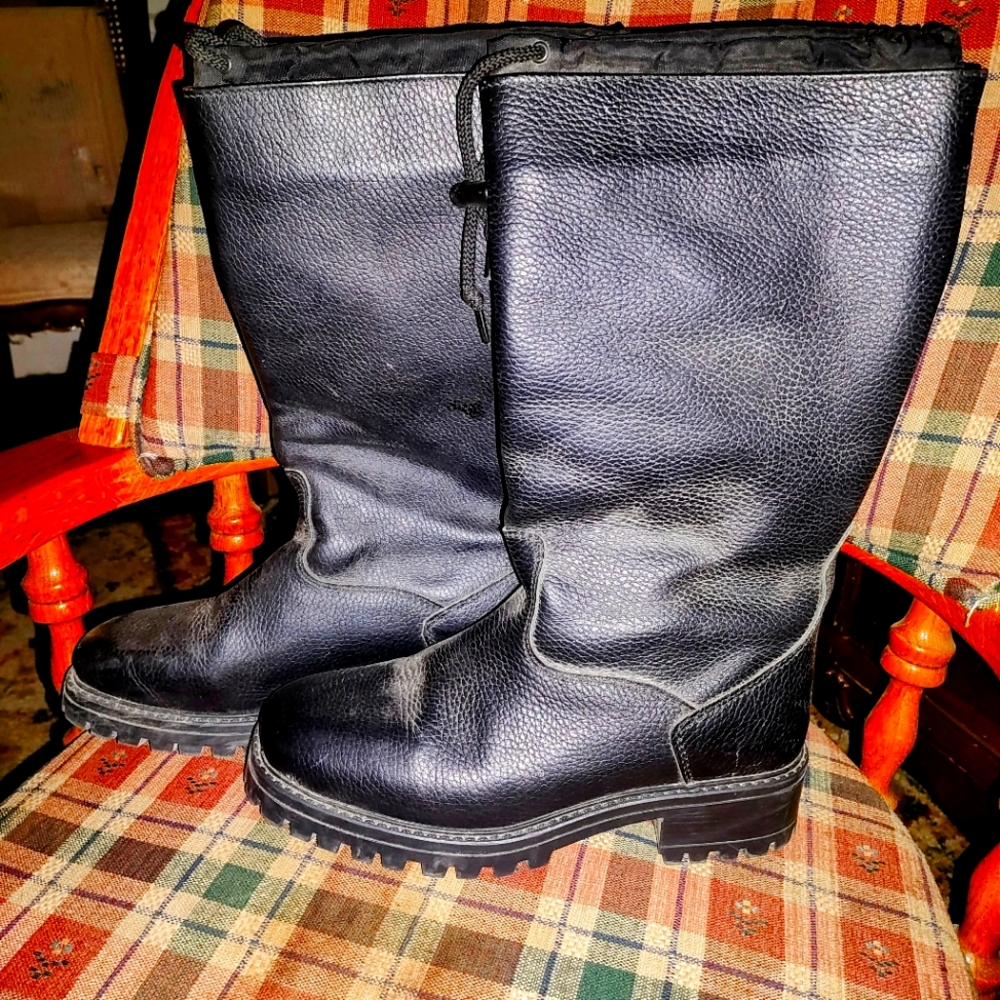 LL BEAN lined waterproof boots size 9.5M Like new